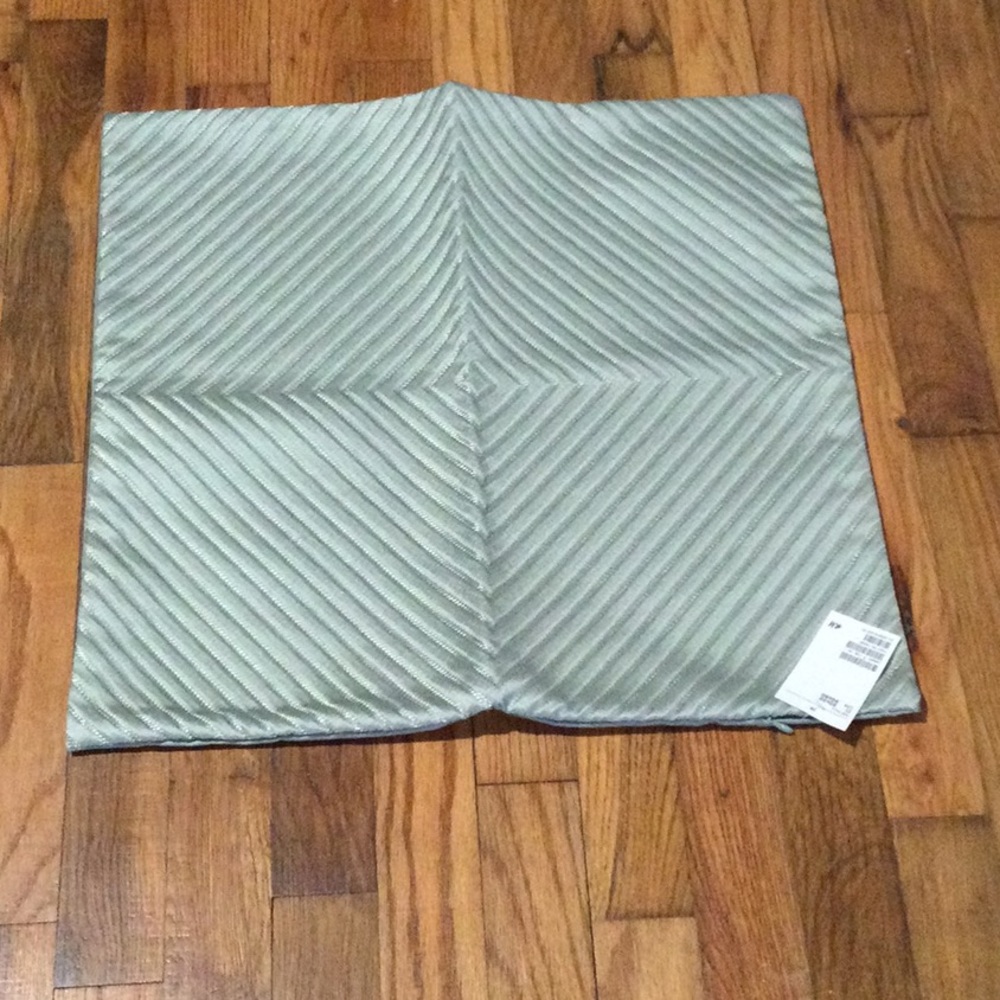 H&M Diamond Pattern Green Pillow Cover